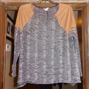 Long sleeve Sweater with faux leather 2x